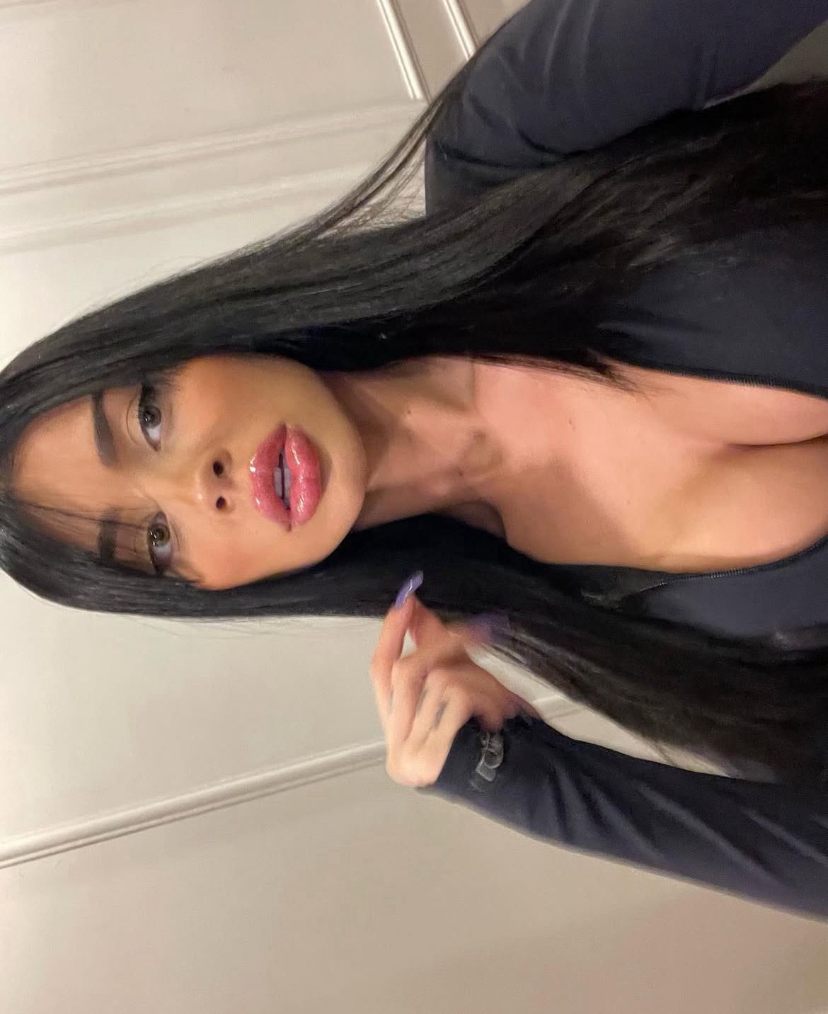 Ankara Kendi Yeri Olan 21 Yaşında Escort Demet