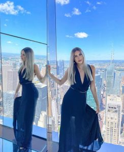 Escort Banu Ankara’te Kısa Süreliğine