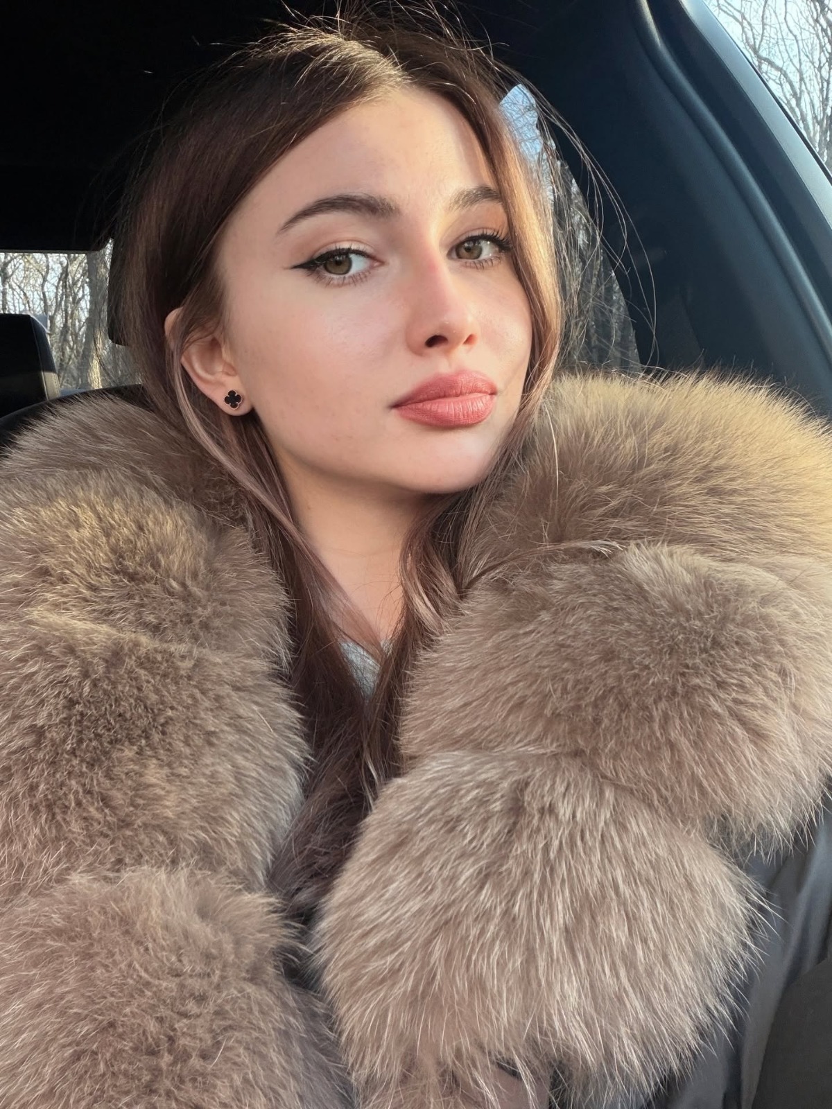 Jasmin Banu Çiçek Türk ve Rus Kızlar
