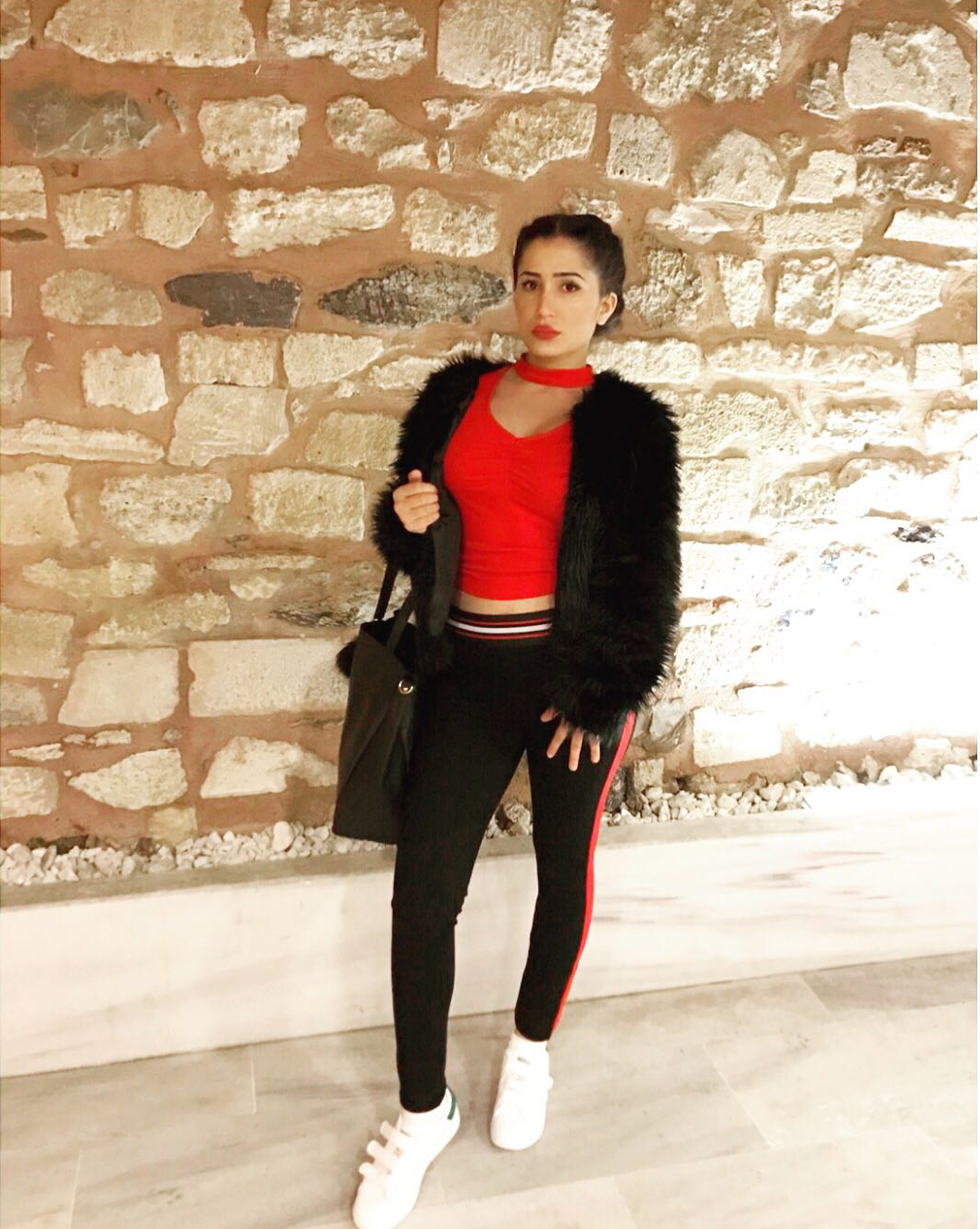 22 Yaşında Escort Kardelen İle Keyifli Bir Seks