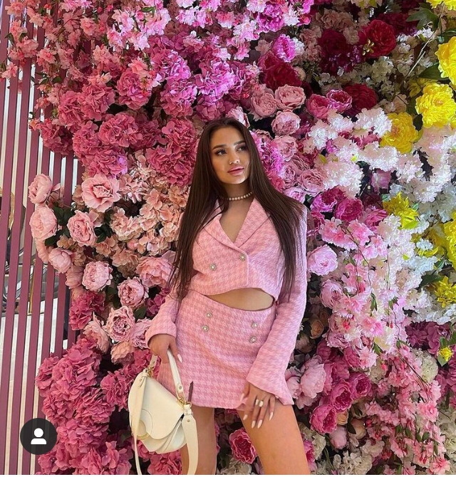 Ankara Seksi Escort Bayan Derin ?
