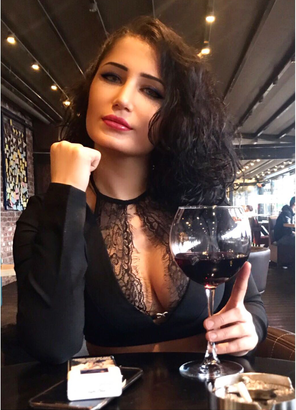 22 Yaşında Escort Kardelen İle Keyifli Bir Seks